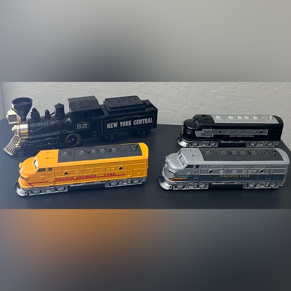 Used Model Train Lot of 19